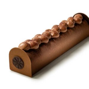 Bûche de Noël Chocolat, praliné, sarrasin par Nina Métayer