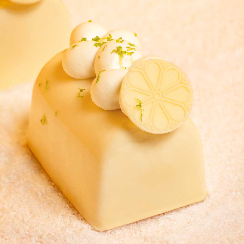 Exotic Yule log by Nina Métayer