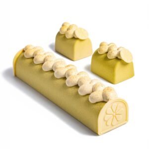 Bûche de Noël pistache par Nina Métayer