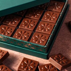 Boîte de chocolats lait coeur caramel