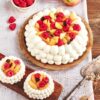 Pavlova chantilly thé fleur de cerisier pêche framboise par Nina Métayer